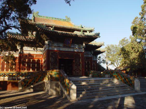 Visit ChengGuang Hall and the White Buddha